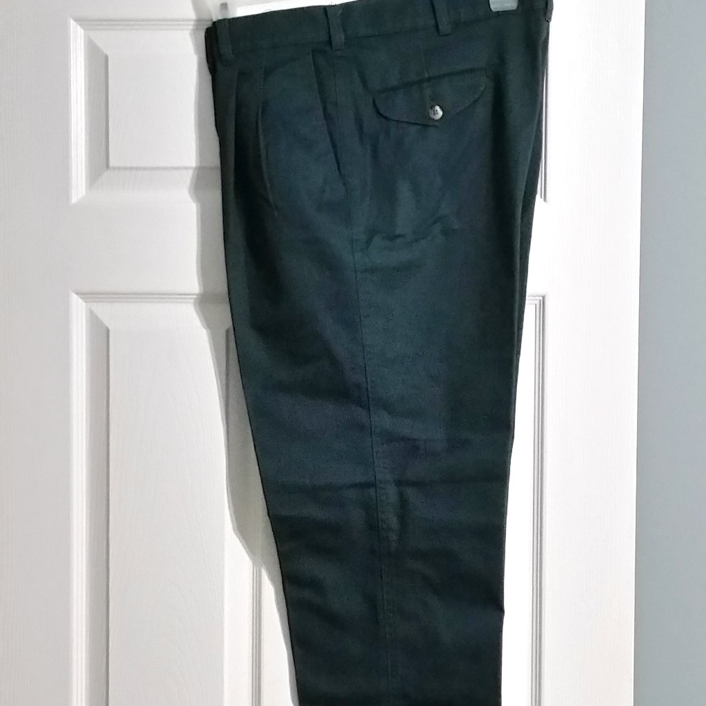 Farah Mens Dark Green Cotton No Wrinkle Pleated Farah Mens Dark Green Cotton No Wrinkle Pleated